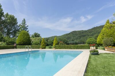 Des rayures sur une piscine coque