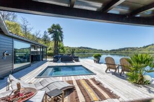 Design et symétrie avec les piscines carrées, par Carré Bleu