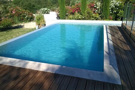 Ec bat & piscine 30 à Rochefort-du-Gard