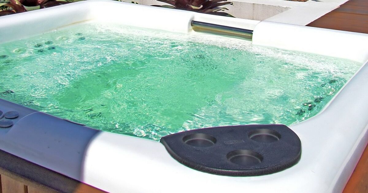 Eau du spa verte : que faire