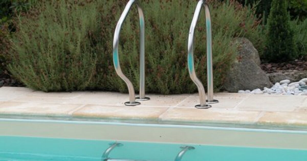 Échelle de piscine en inox