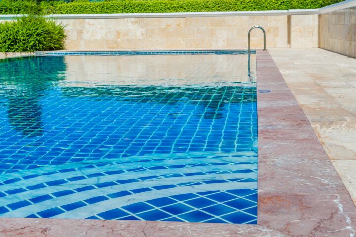 Entretien et rénovation du carrelage de piscine Entretien et rénovation du carrelage de piscine