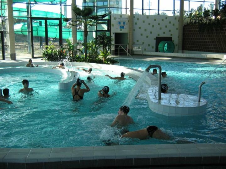 Piscine du Val-d'Orge à Ste-Geneviève-des-Bois : le bassin ludique Piscine du Val-d'Orge à Ste-Geneviève-des-Bois : le bassin ludique