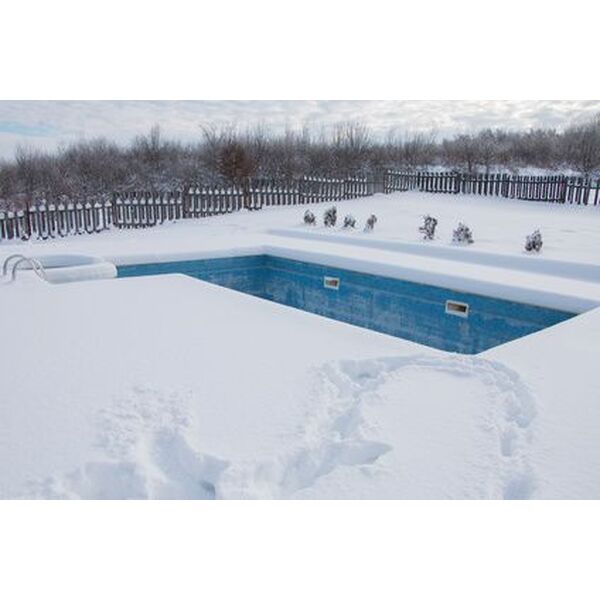 Hivernage Faut Il Baisser Le Niveau De Leau Dans La Piscine