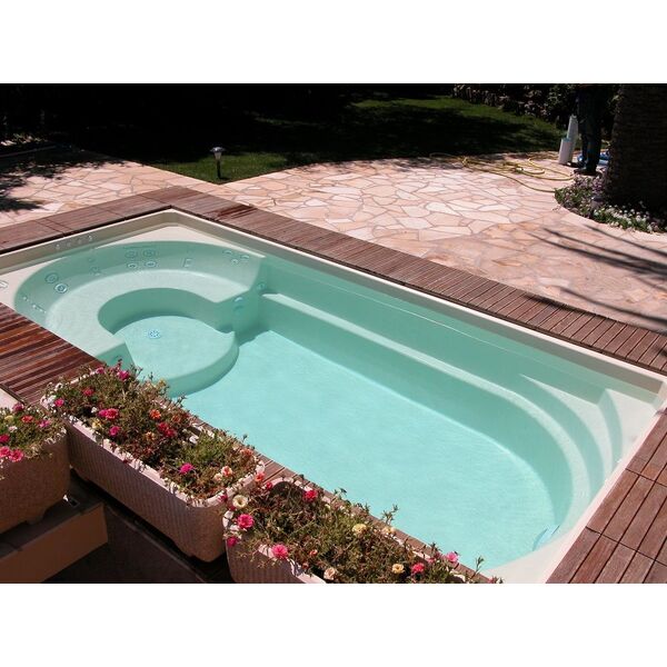 coque piscine en fibre de verre