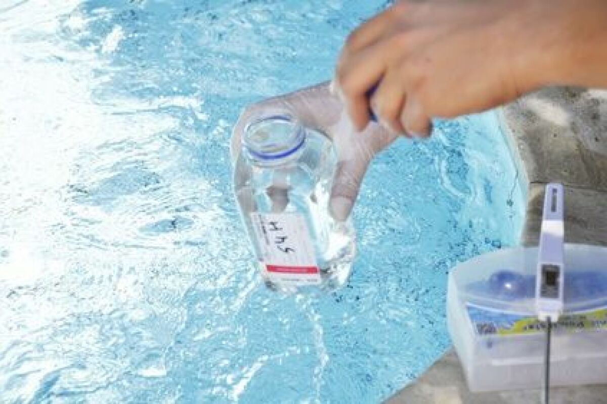 Floculant liquide pour piscine