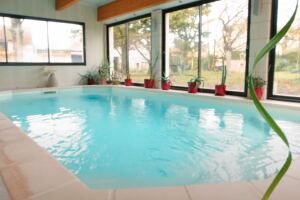 GECO propose une gamme de déshumidificateurs muraux pour piscine et spa d’intérieurs