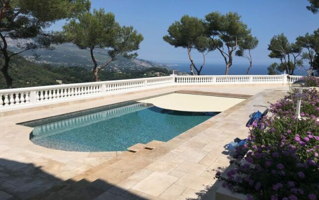 Guide complet des différents types de volets pour piscine