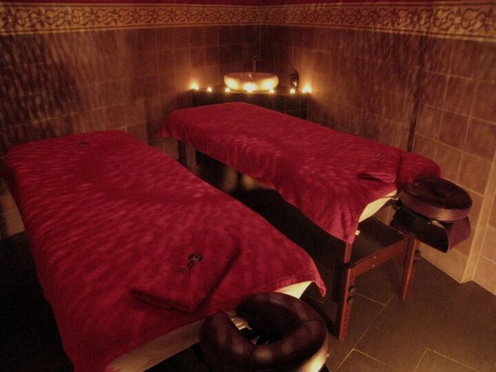 L'&eacute;tablissement Azhar &agrave; La Chapelle d'Armenti&egrave;res