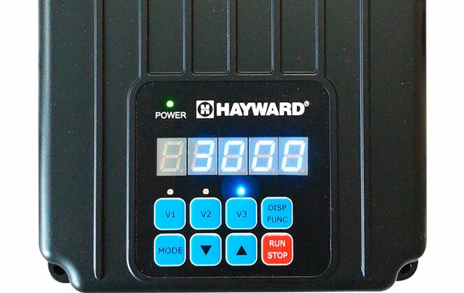 L'écran de contrôle de la pompe Super Pump permet un accès pratique pour l'utilisateur. © HAYWARD