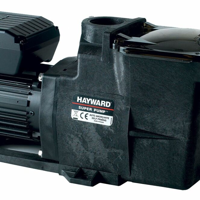 La pompe de filtration Super Pump VSTD est disponible en 2 puissances. © HAYWARD