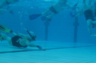 Hockey subaquatique : découvrir et pratiquer un sport aquatique insolite