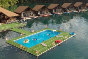 Inédit : Mobipool, la piscine flottante créée par Desjoyaux&nbsp;!