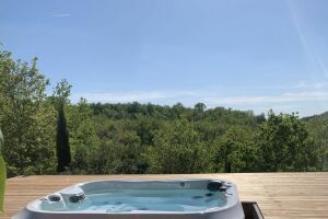 Installation de spa de la marque JACUZZI