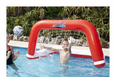 Installer des cages de water-polo dans sa piscine