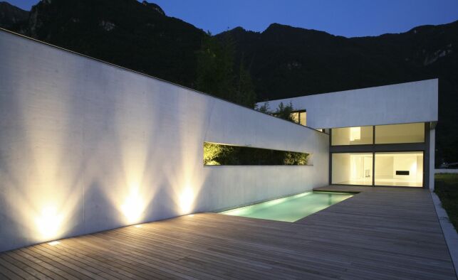 Installer une piscine dans un petit jardin