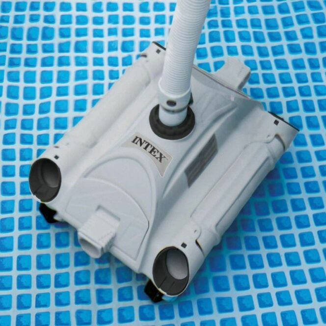 Intex 28001 : un robot de piscine très accessible © Intex