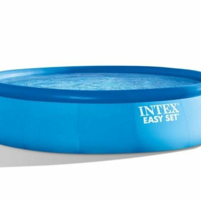 La piscine ronde Easy Set fera le bonheur des grands et des petits. © INTEX