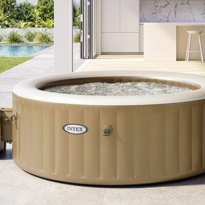 Le spa gonflable PureSpa Sahara est design et épuré. © INTEX