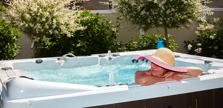 Jacuzzi 8 places : choix, prix, pose - Guide-Piscine.fr