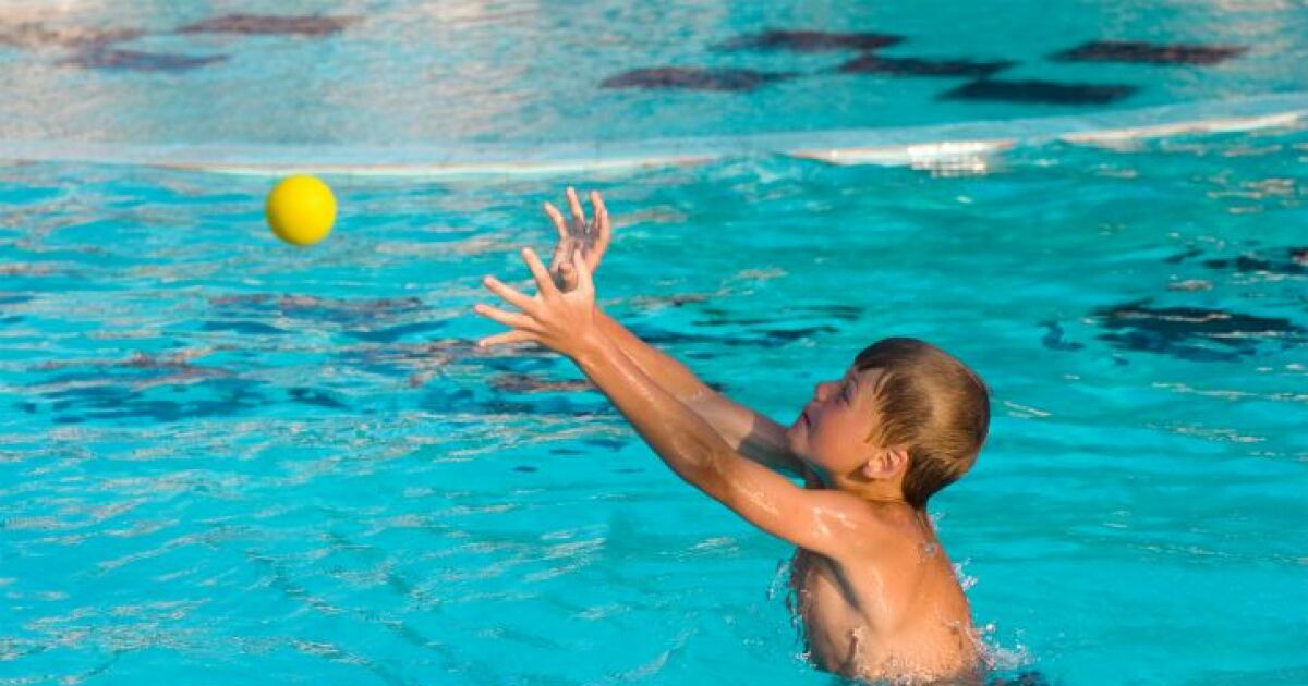 Jeux de piscine : tous les accessoires pour s'amuser dans l'eau
