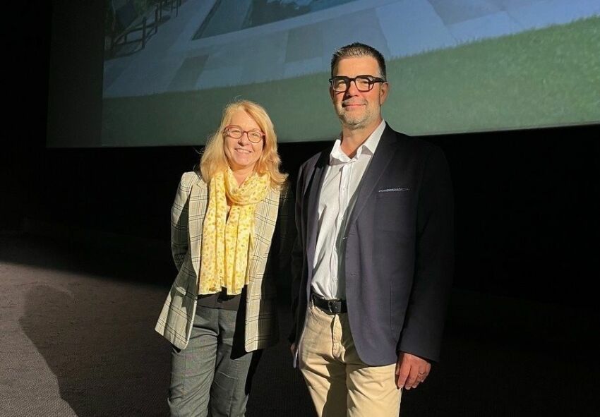 Joëlle Pulinx, Déléguée Générale de la FPP et Mickaël Morin, Président de Mondial Piscine lors du séminaire&nbsp;&nbsp;