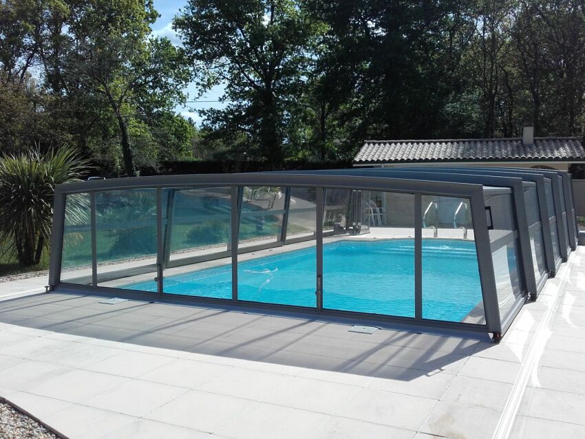 L’abri résidentiel haut R-Design : un espace de vie autour de votre piscine !&nbsp;&nbsp;