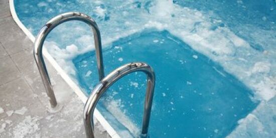 L'eau de ma piscine peut-elle geler ?