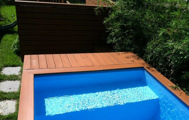 L’idée récup du jour : une piscine dans un conteneur à ordures DR