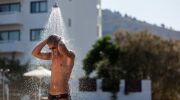 La douche de piscine solaire