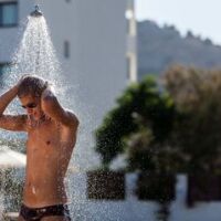 La douche de piscine solaire