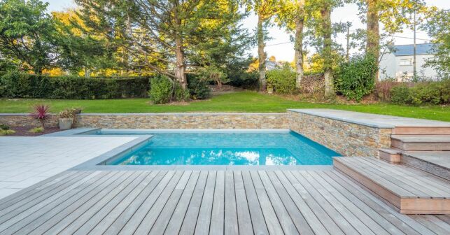 La mini piscine coque : petite piscine de moins de 10m²