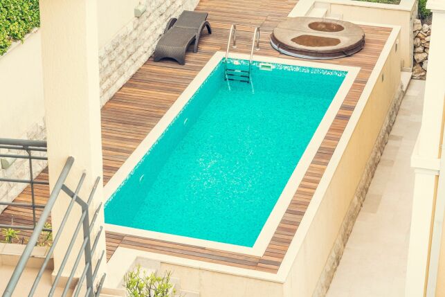 La piscine 4 x 2, une mini piscine idéale pour les petits jardins