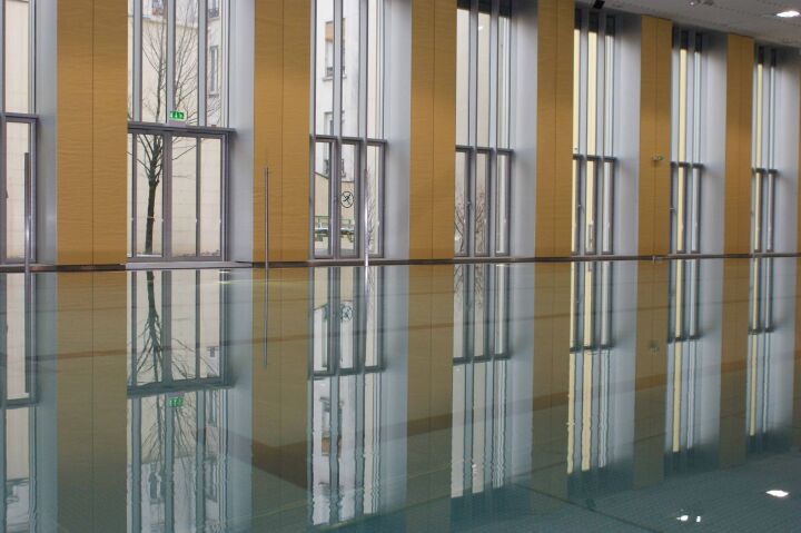 La piscine Alfred Nakache à Paris (20e) La piscine Alfred Nakache à Paris (20e)