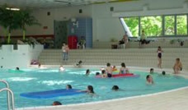 La piscine d'Evron et son bassin intérieur