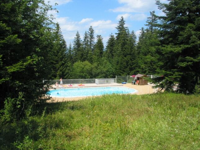 La piscine de Selonnet à Chabanon