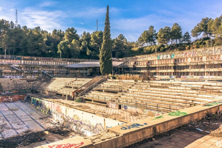 La piscine Olympique de la Vega est aujourd'hui le territoire des fans d'urbex&nbsp;&nbsp;