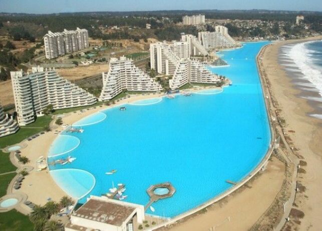 La plus grande piscine du monde. 