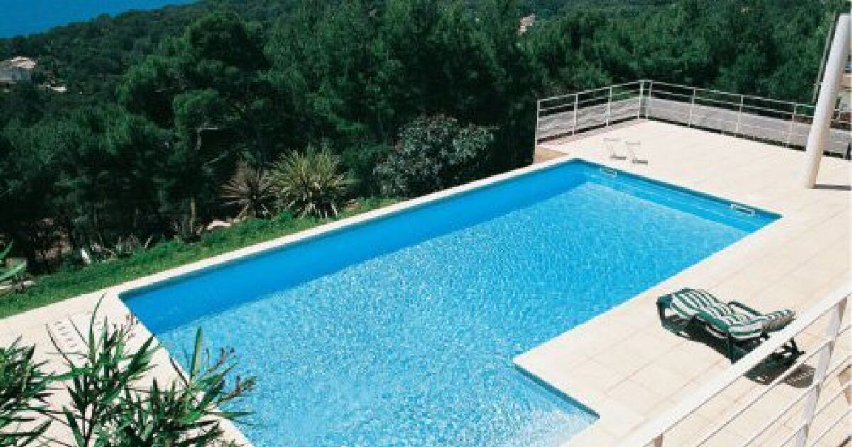 La pose d’un liner de piscine : comment ça marche