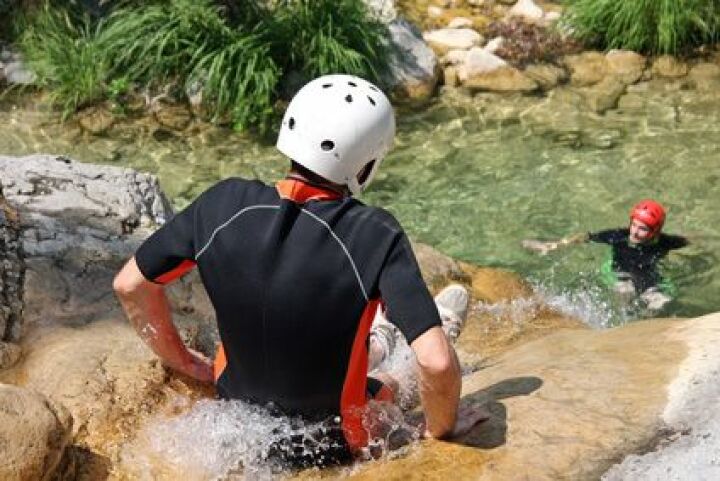La pratique du canyoning La pratique du canyoning