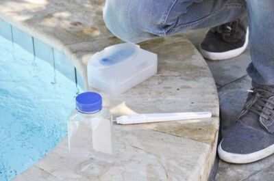 La sonde pH pour tester l'eau de votre piscine