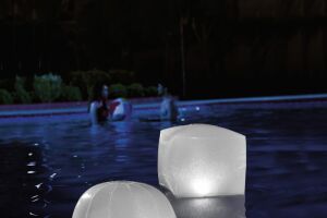 Intex : une ambiance sonore et lumineuse dans votre piscine