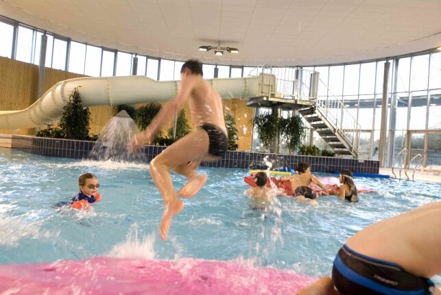 Le bassin de loisirs de la piscine du Petit-Port à Nantes
