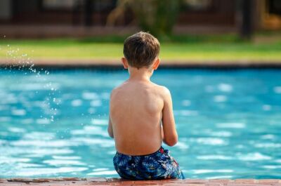 Le bracelet alarme de piscine pour enfant