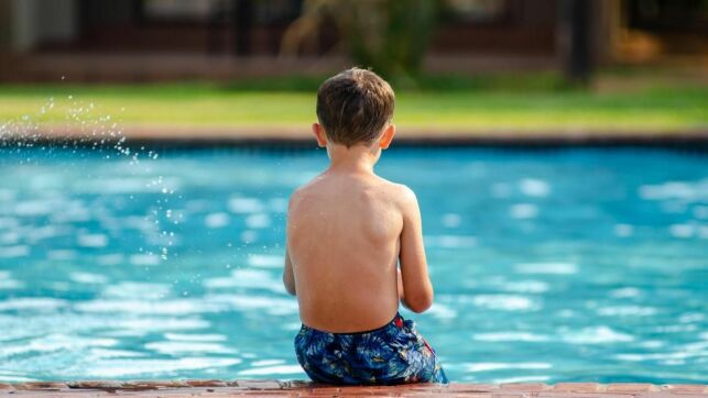 Le bracelet alarme de piscine pour enfant