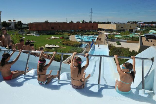 Le grand toboggan extérieur du complexe aquatique Gd'O à Gonfreville l'Orcher