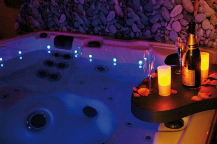 Le jacuzzi du spa "Au Réveil des Sens" à Metz-Queuleu Le jacuzzi du spa "Au Réveil des Sens" à Metz-Queuleu