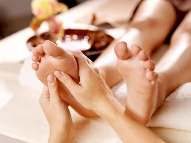 Massage des pieds : le soin antistress&nbsp;&nbsp;<span class="normal italic petit">&copy; Valua Vitaly - Shutterstock</span>