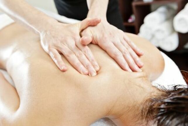 Le massage du dos dénoue les tensions et soulage les douleurs
