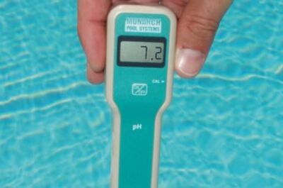 Le pH-mètre pour analyser l’eau de la piscine 